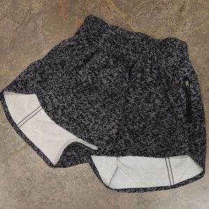 Lululemon tracker shorts